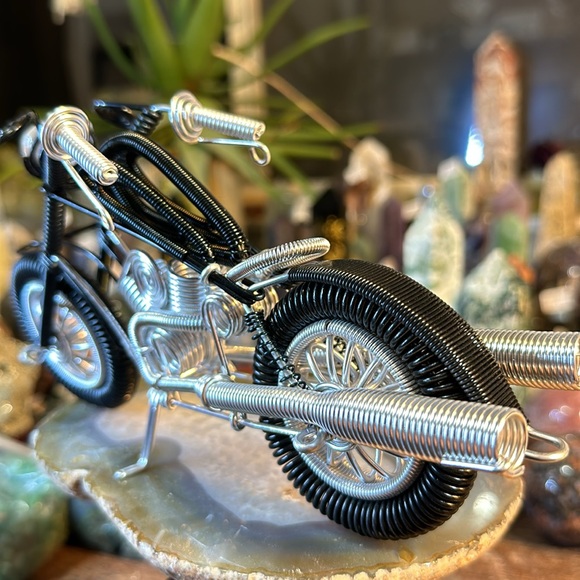 🔥SALE🔥 Hand Made Wire Wrapped Motorcycle! - Picture 6 of 13